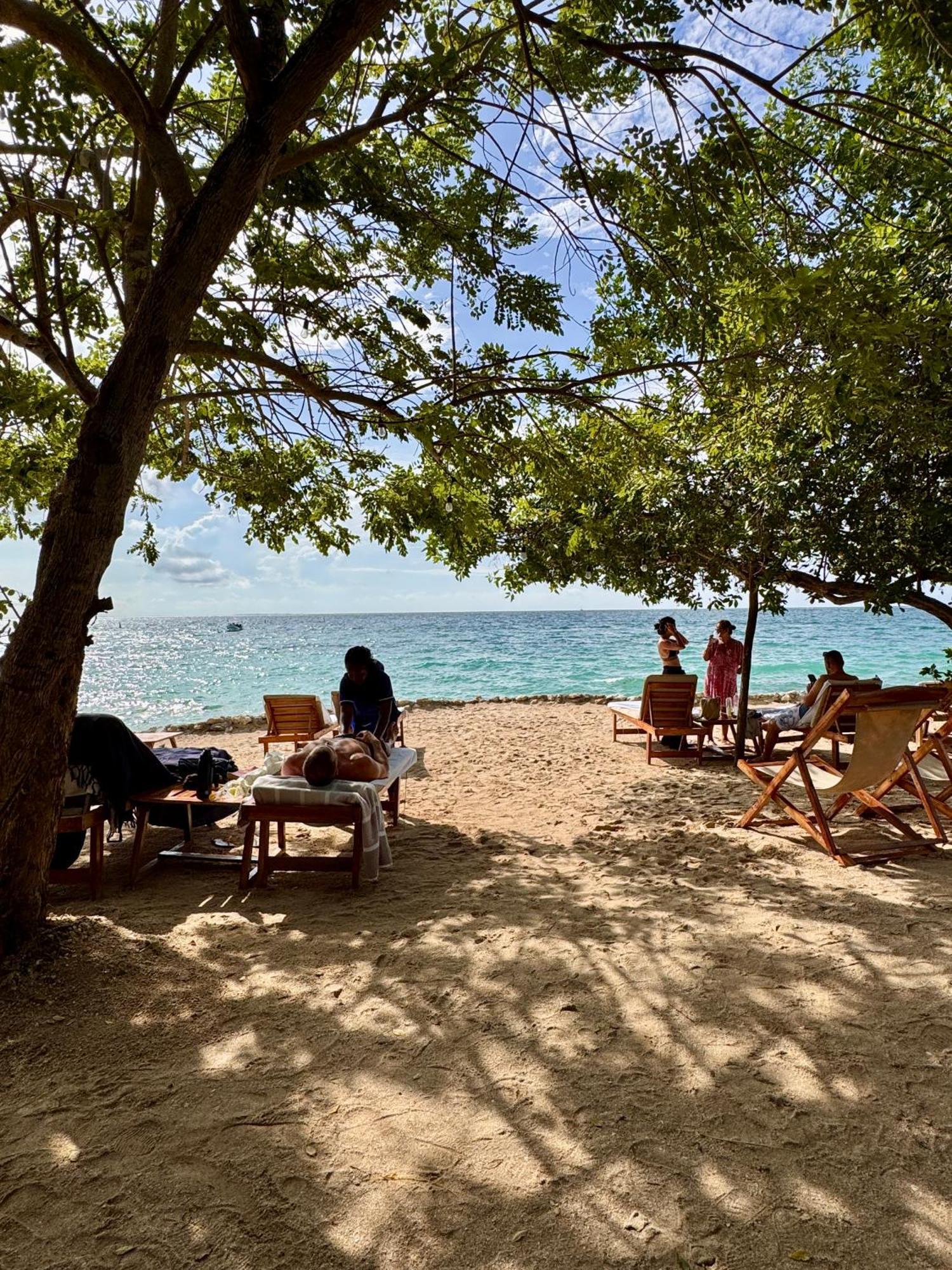 Thani Ecobeach Baru Playa Blanca
