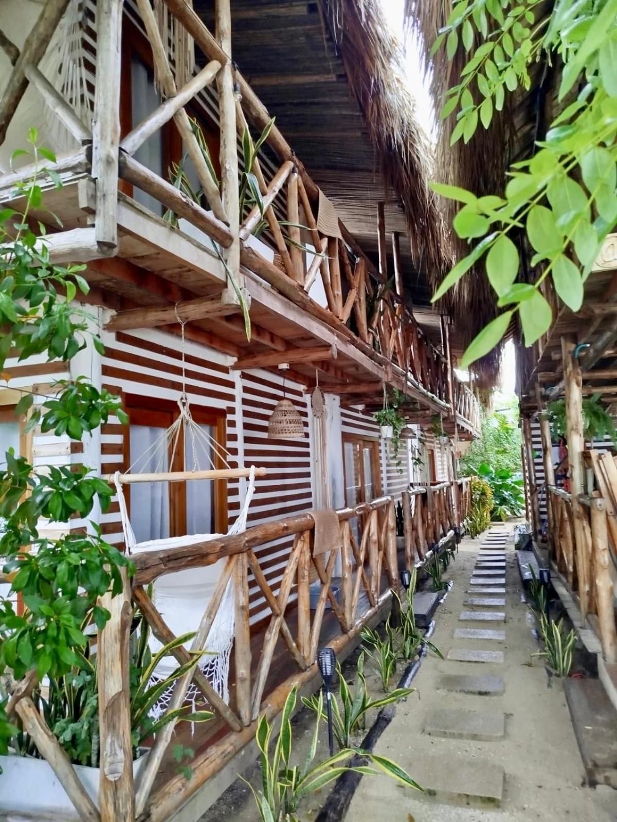 Hotel Thani Ecobeach Baru *